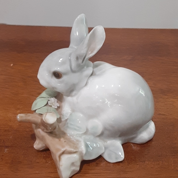 Lladro Rabbit #4773 - Picture 2 of 4